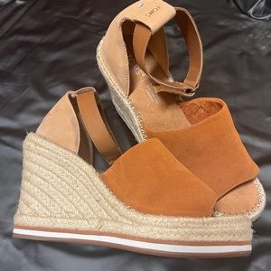 Tom’s Marisol Espadrille Wedge
Sandal OrthoLite® Eco X40 high-rebound